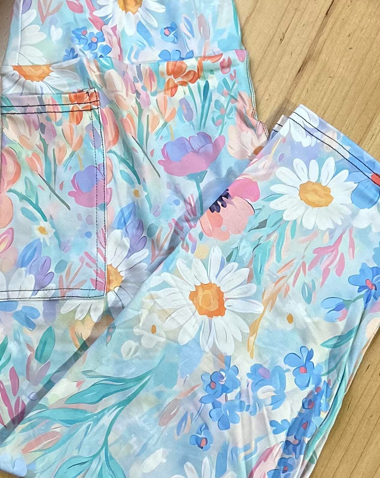 Gorgeous Gardens Pocket Capri Leggings