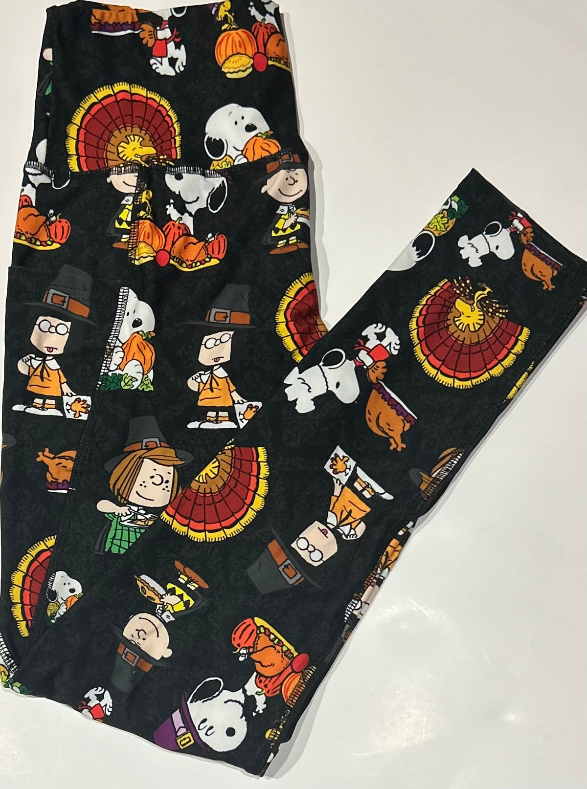 Friendsgiving Sport Pocket Leggings