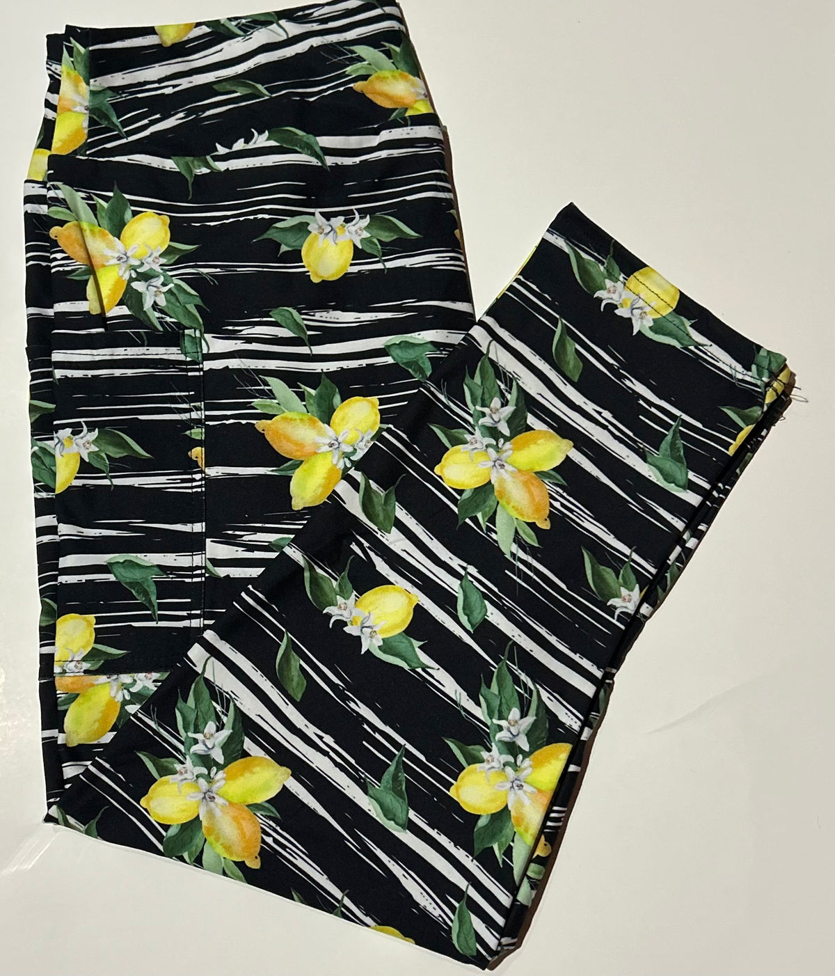 Lemon Crush Pocket Capri Leggings