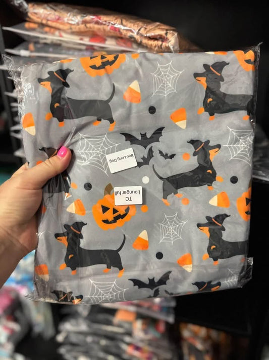 Boo Loungers (TC)