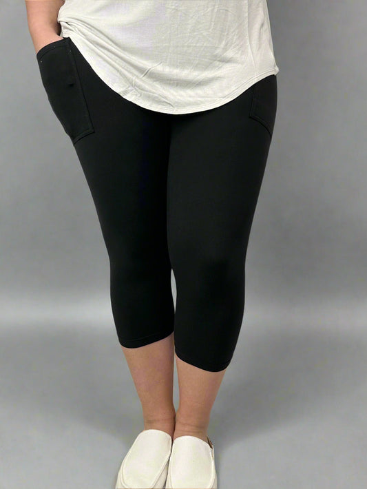 Black Capri w/ Pockets