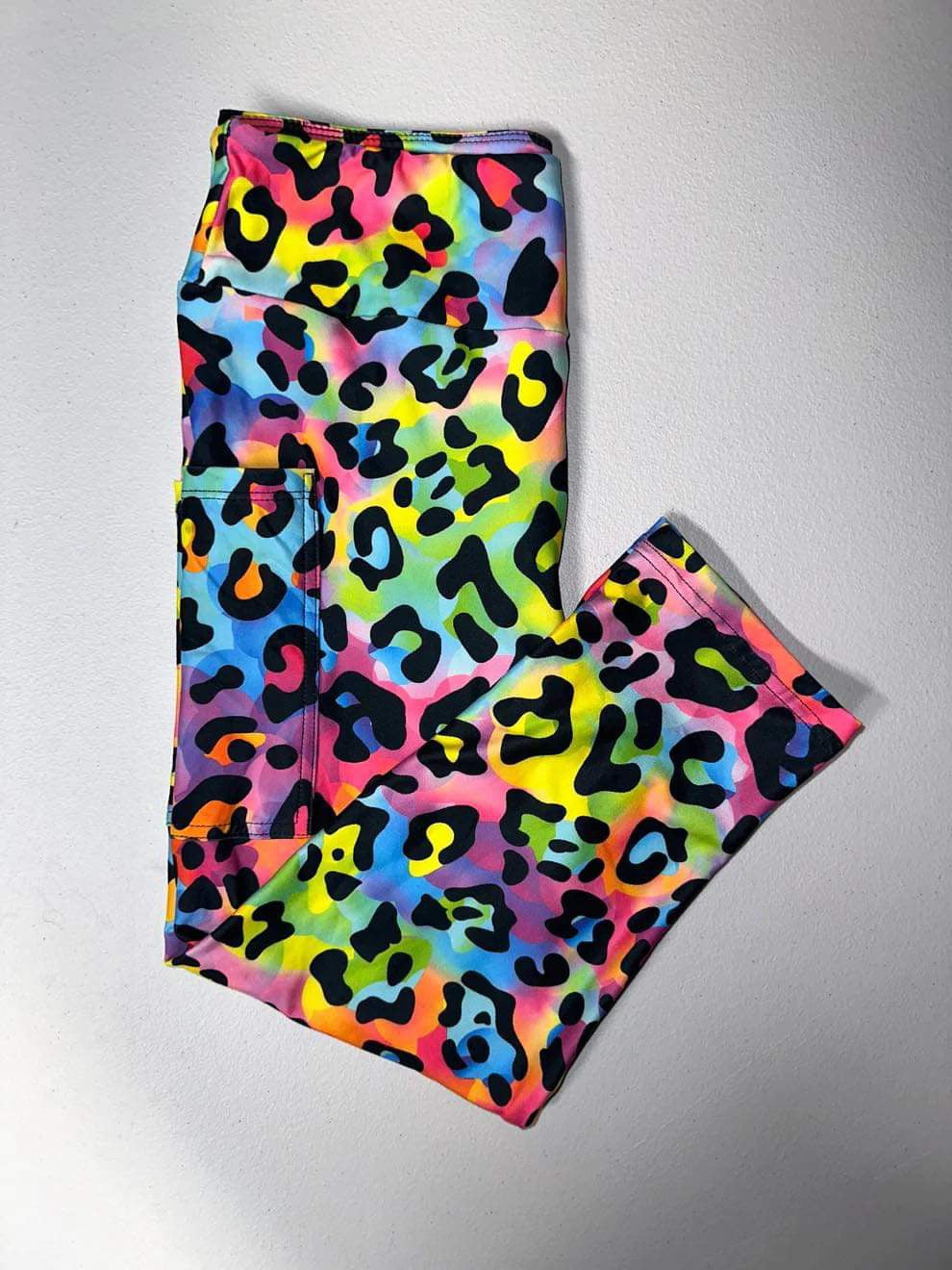 Neon Cheetah Capri Leggings With Pockets