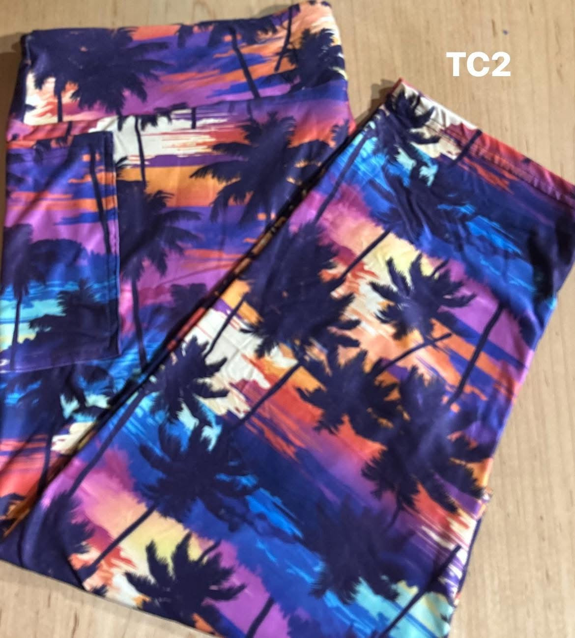 Sunset Palms Pocket Capri Leggings (TC2)