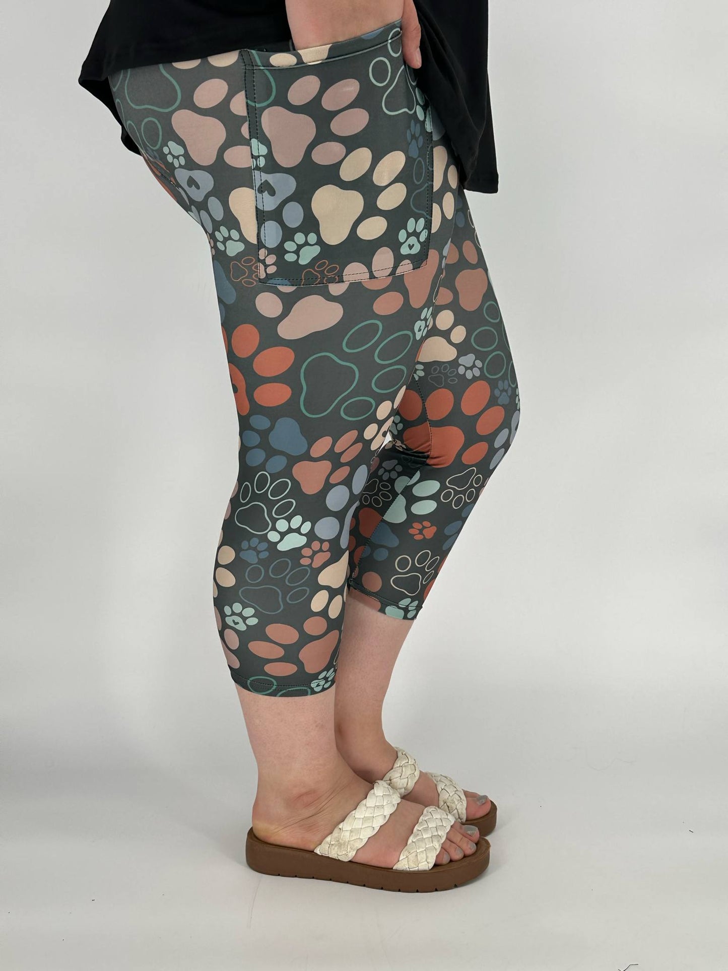 Neutral Paw Capri w/ Pockets