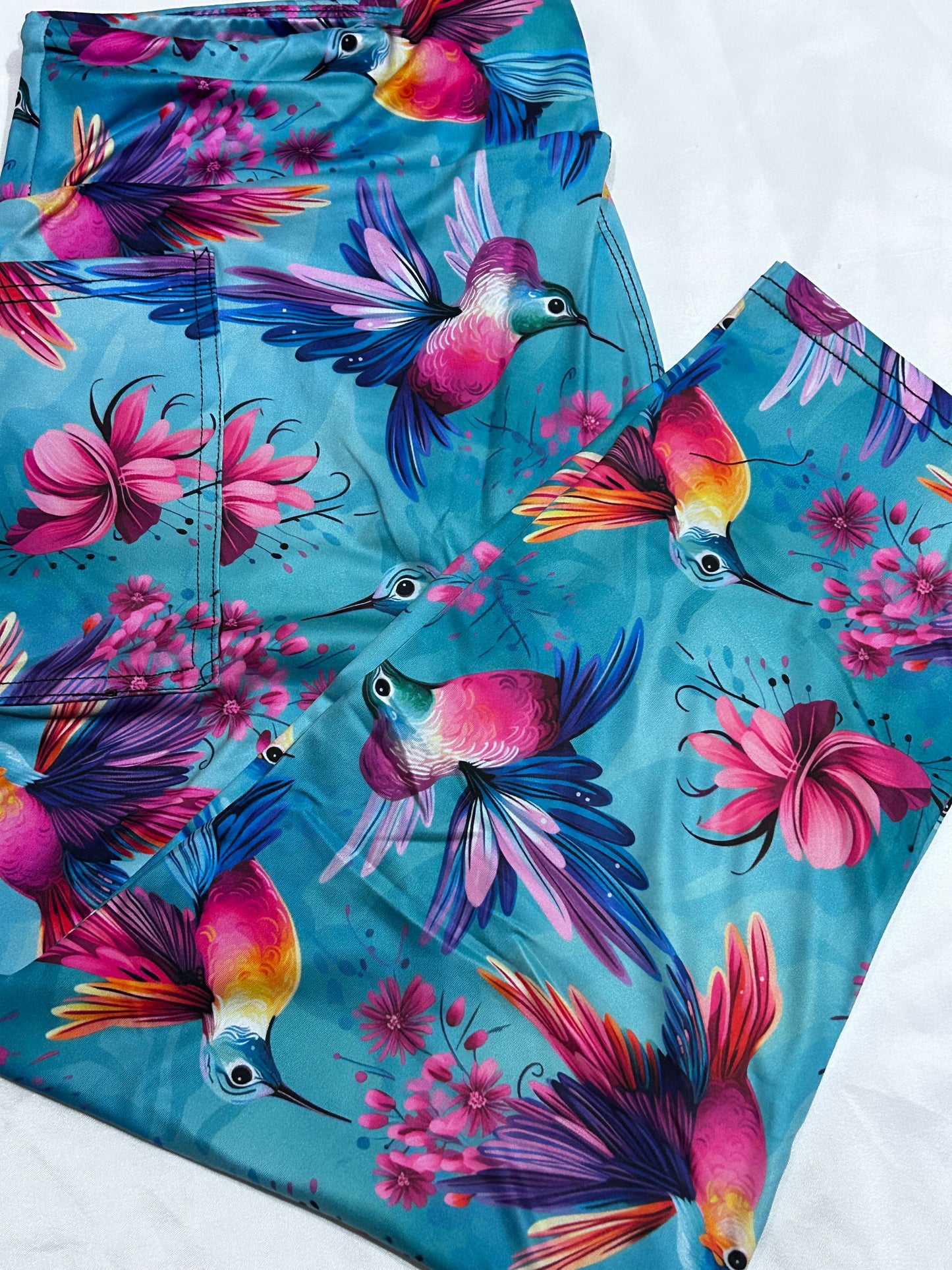 Stunning Humming Pocket Capri Leggings