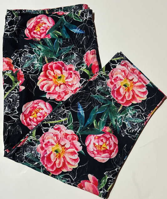 Watercolor Peony Pocket Capri Leggings