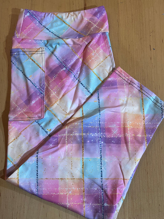 Sparkle Plaid Pocket Capri Leggings