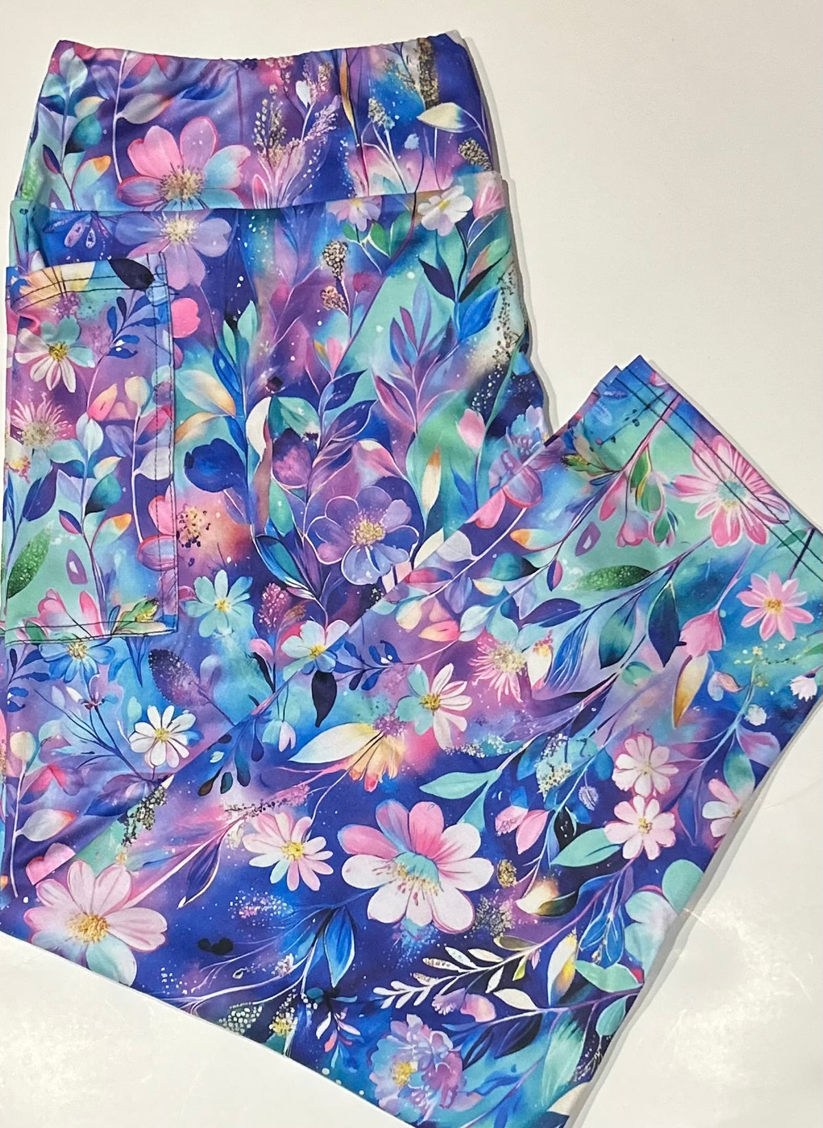 Blooms Pocket Capri Leggings
